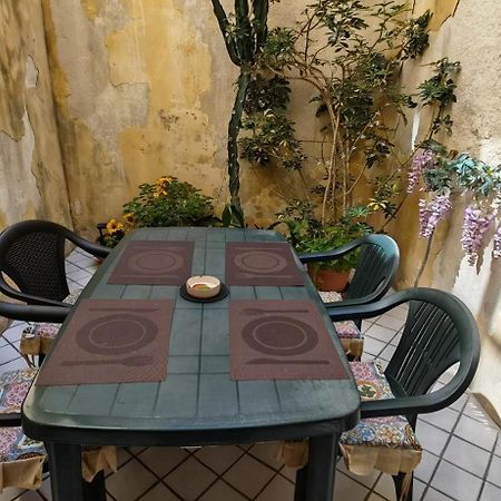 Arthaus-Ortigia- 120 Met Apartment Syracuse ภายนอก รูปภาพ